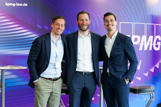 Picture070_LEGAL_REVOLUTION_2023