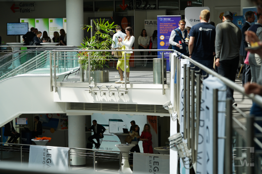 Picture043_LEGAL_REVOLUTION_2023